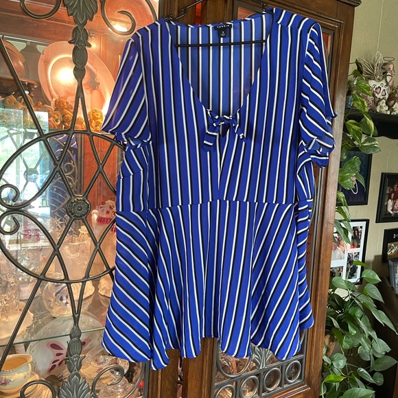 Torrid dress shirt. Torrid size 3 - Picture 1 of 2